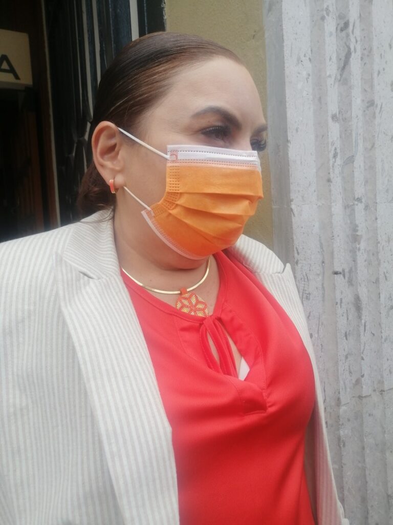 GRAN TEMOR AL INTERIOR DE MC POR LLEGADA DE GLORIA NÚÑEZ RECONOCE, JUANITA GONZÁLEZ