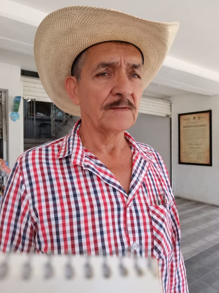 SON MÁS GRAVES LAS EPIDEMIAS DEL GANADO QUE LA SEQUÍA QUE SE PADECE. POLLO ISIORDIA